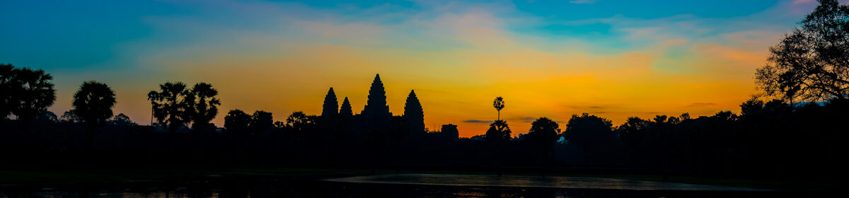 MAGIC HOUR